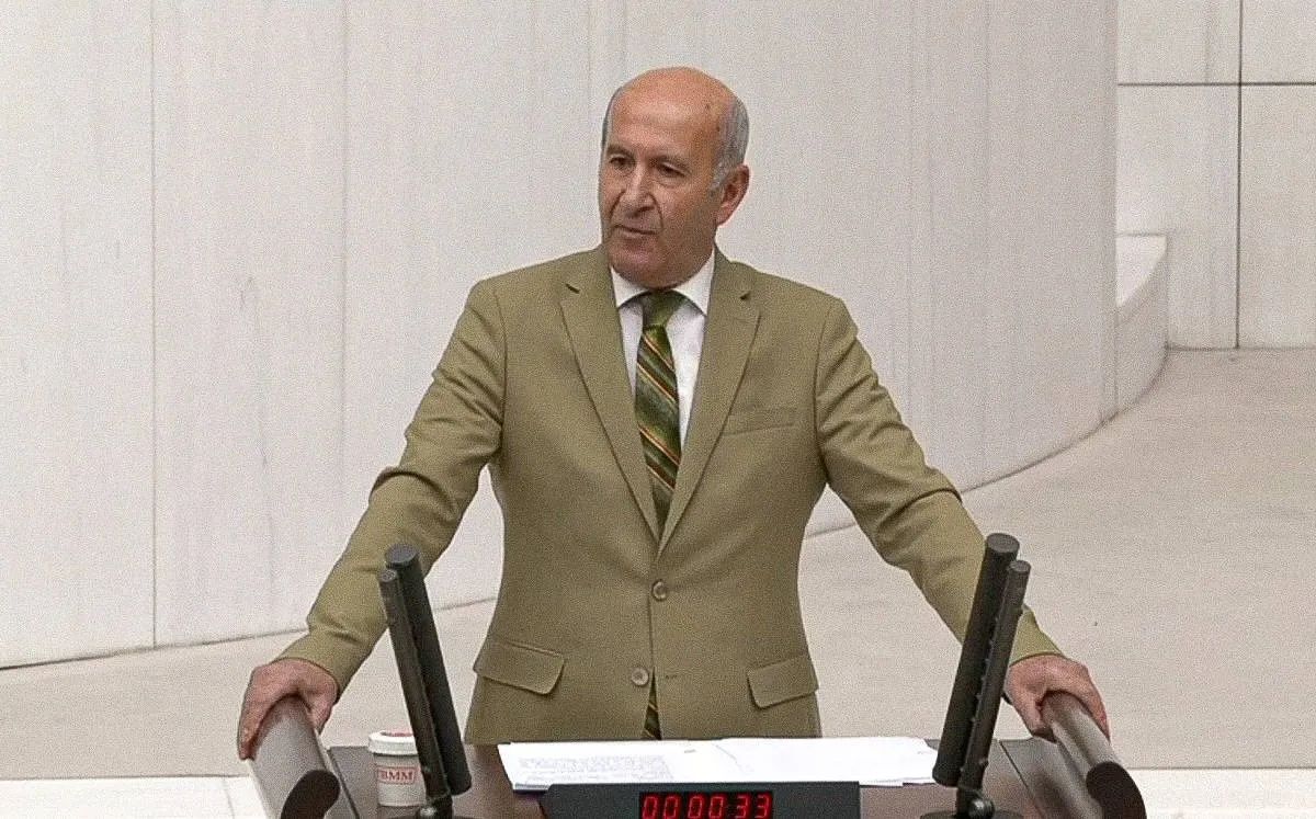 DEM Partili George Aslan’dan Meclis’e tartışma yaratacak teklif: Noel resmi tatil olsun 4