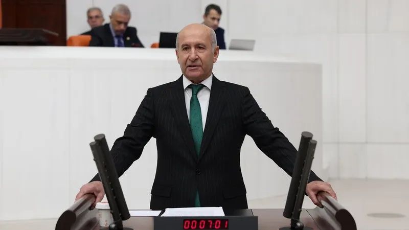DEM Partili George Aslan’dan Meclis’e tartışma yaratacak teklif: Noel resmi tatil olsun 1