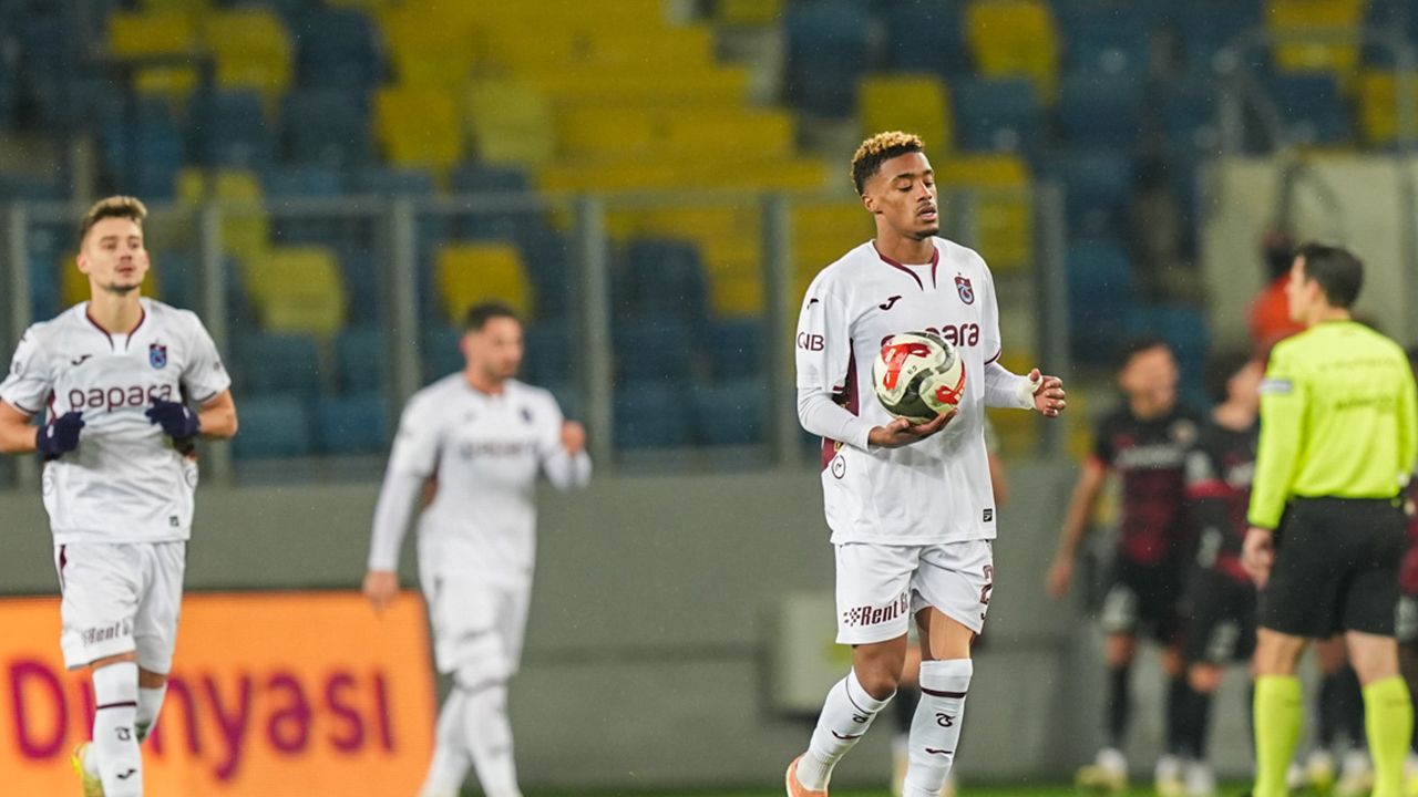 Trabzonspor Filistin pankartıyla sahaya çıktı 1