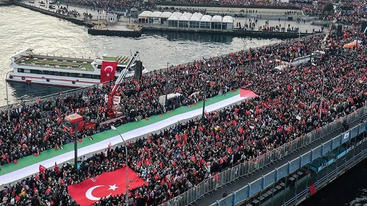 Trabzonspor Filistin pankartıyla sahaya çıktı 2