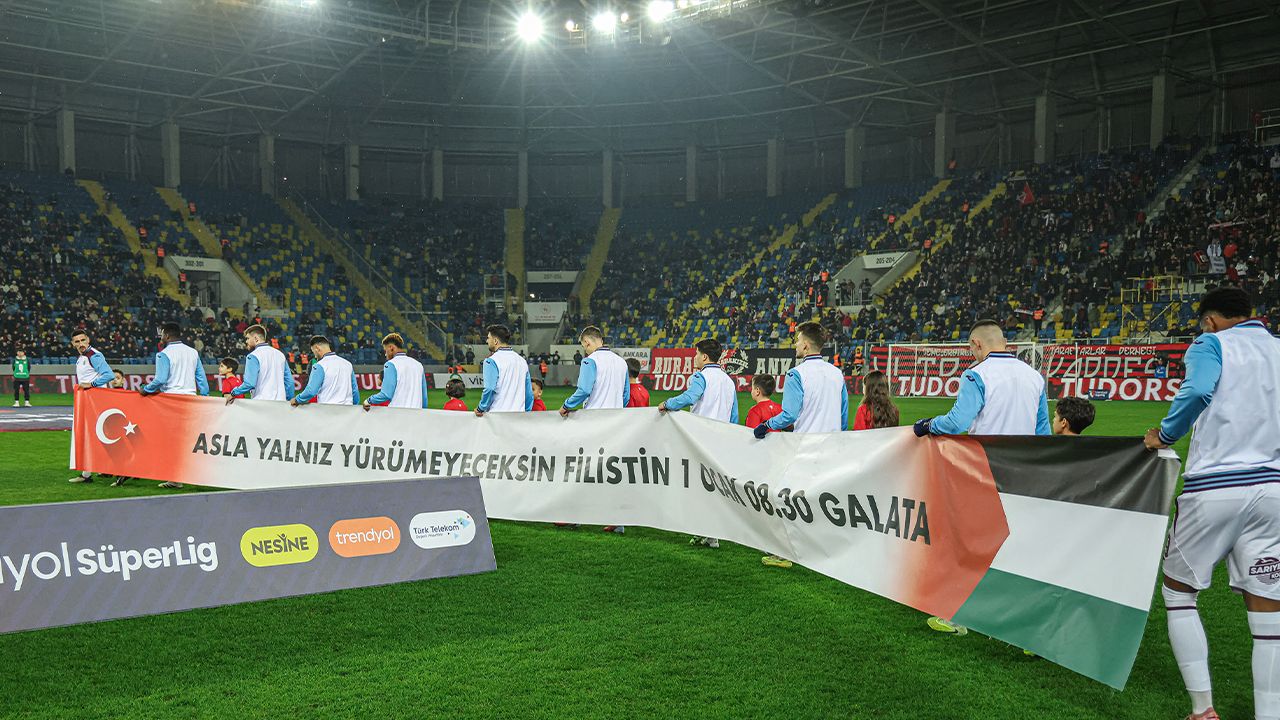 Trabzonspor Filistin pankartıyla sahaya çıktı 6