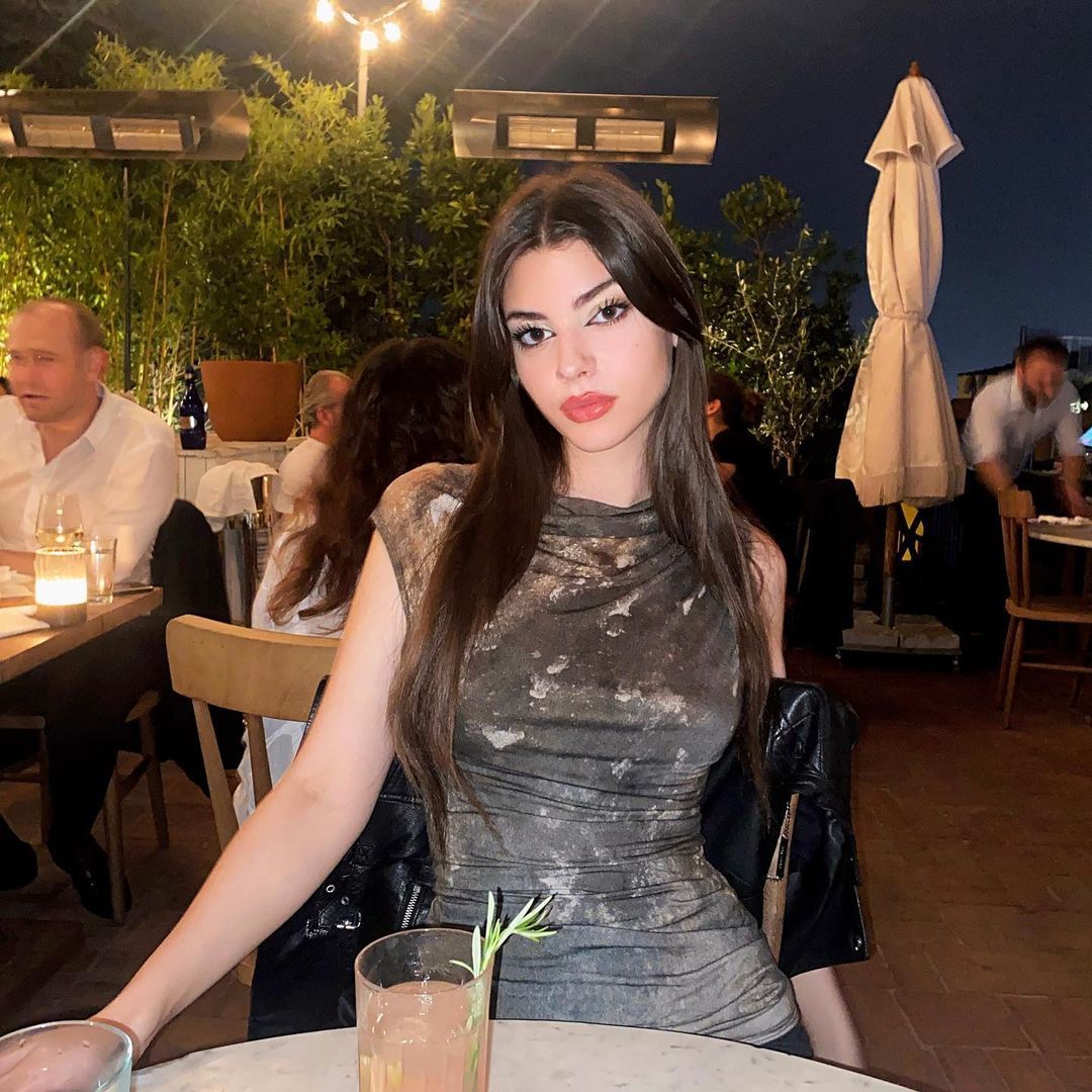 Kızlarıyla birlikte uyuşturucu partilerine katıldı iddiasına Defne Samyeli'den açıklama 7