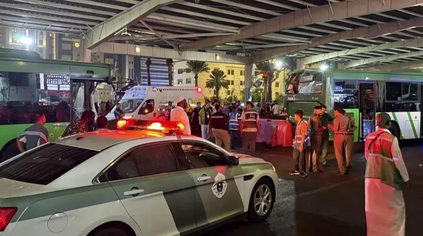 Mekke’de Türk umreci kafilesine facia: Otobüs çarptı, 1 kişi hayatını kaybetti! 1