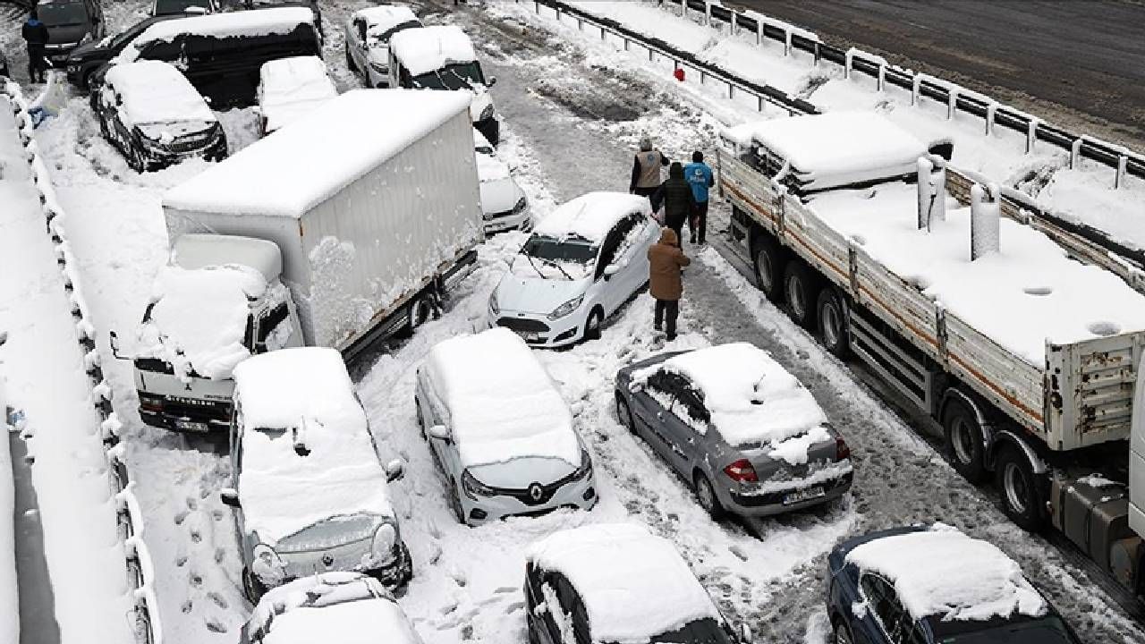 İstanbul’da hava sertleşiyor: AKOM karla karışık yağmur için gün verdi 2