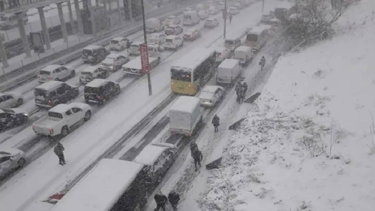 İstanbul’da hava sertleşiyor: AKOM karla karışık yağmur için gün verdi 3