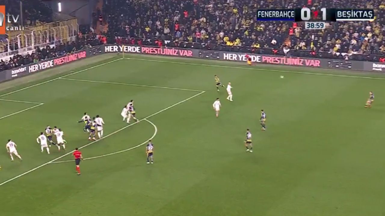 Fenerbahçe'nin VAR uyarısıyla aldığı penaltı 1