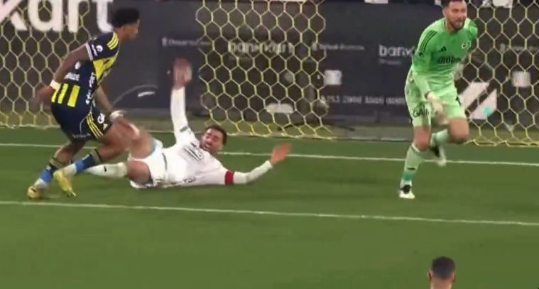Fenerbahçe-Beşiktaş derbisindeki tartışmalı pozisyonlar 6