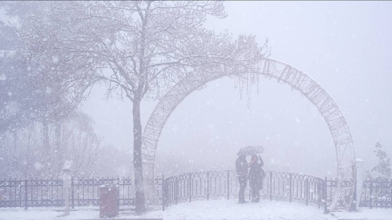 Yeni yıla bembeyaz girilecek! İstanbul’a kar geliyor! Meteoroloji sarı kodla uyardı: İşte o tarih... 1