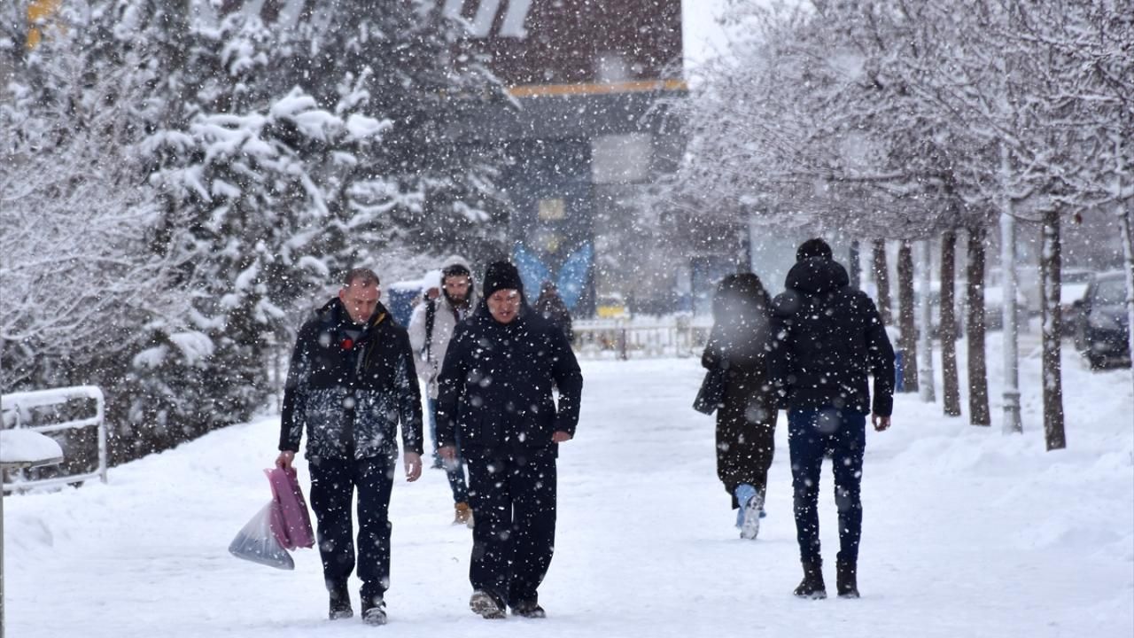 Yarın için 49 ilde kar alarmı! İşte kar yağışı beklenen illerimiz 10