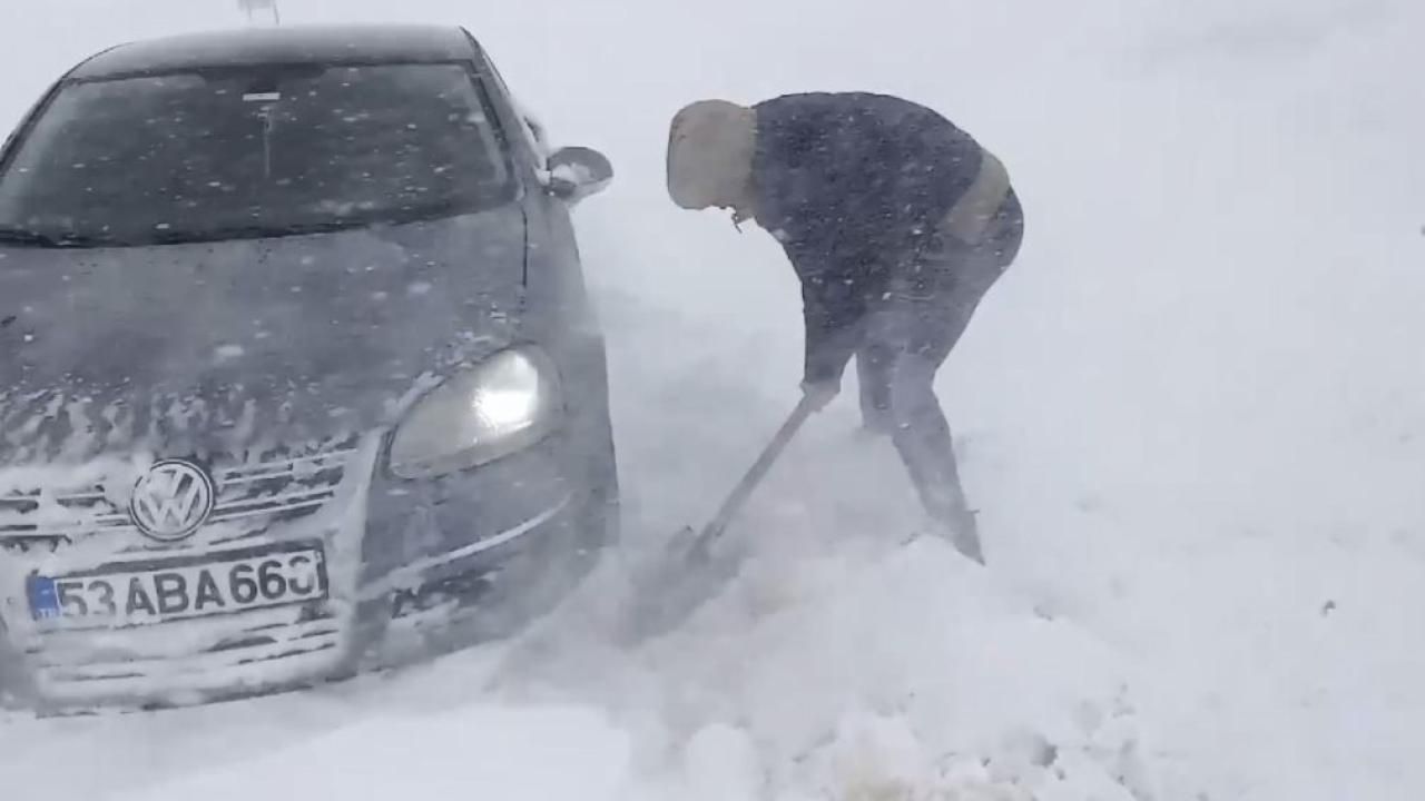 Yarın için 49 ilde kar alarmı! İşte kar yağışı beklenen illerimiz 15