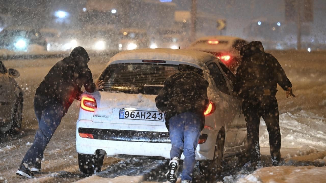 Yarın için 49 ilde kar alarmı! İşte kar yağışı beklenen illerimiz 20