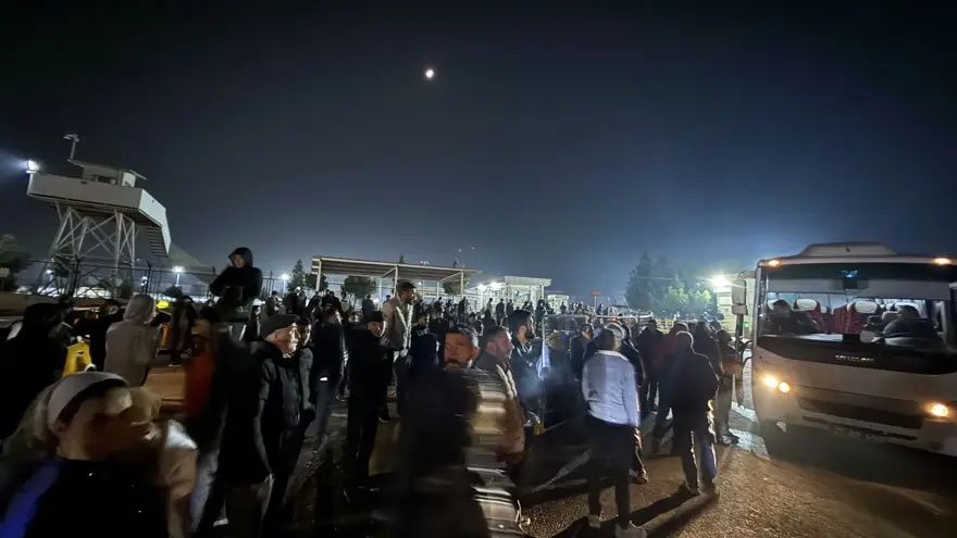 11’inci Yargı Paketi yürürlüğe girdi: 40 binden fazla mahkum serbest bırakıldı... Cezaevleri önünde meşaleli sevinç 11