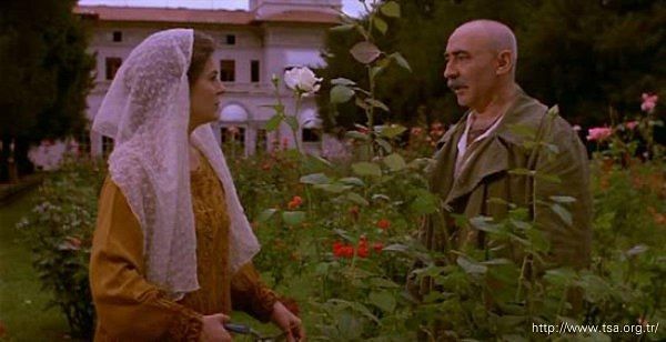 Kış romantizmiyle geldi: Evde Ailecek İzleyeceğiniz En Sevilen 10 Türk Filmi Önerisi 8