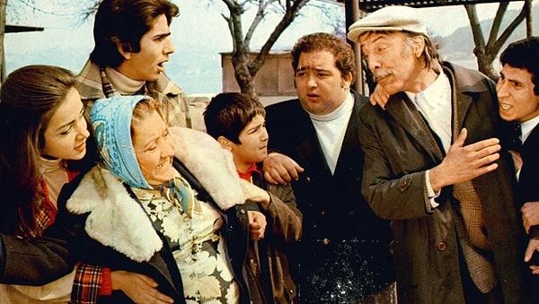 Kış romantizmiyle geldi: Evde Ailecek İzleyeceğiniz En Sevilen 10 Türk Filmi Önerisi 5