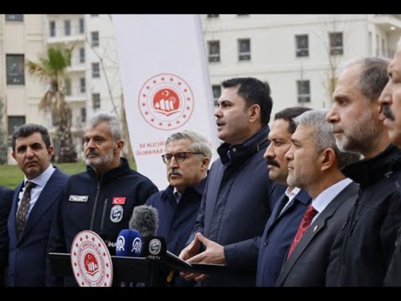 Cumhurbaşkanı Erdoğan ilk ışıkları yarın yakacak! Dünyanın ilk ışıklandırılan caddesi Tarihi Kurtuluş Caddesi yeniden aydınlanıyor 7
