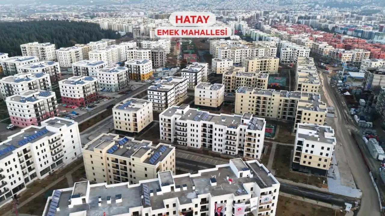 Asrın felaketinde izler asrın inşasıyla siliniyor! Şehirler yeniden ayağa kalkıyor! İşte deprem bölgesinin öncesi ve sonrası... 15