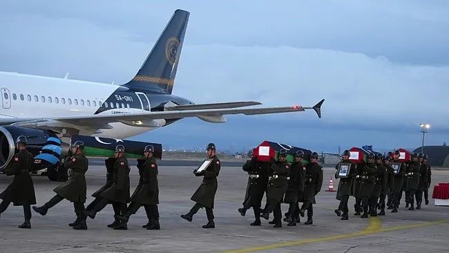 Ankara’daki uçak kazasında hayatını kaybeden Libya askeri heyeti için veda töreni: Cenazeler Libya’ya uğurlandı 3