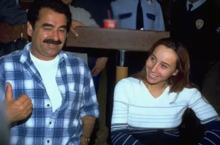 22 yıllık küslük bitti! Asena ve İbrahim Tatlıses aynı sahnede! Asena dans etti, Tatlıses ve Bülent Ersoy gözyaşlarına boğuldu... 8