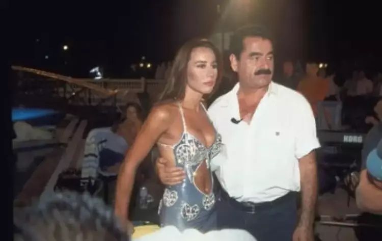 22 yıllık küslük bitti! Asena ve İbrahim Tatlıses aynı sahnede! Asena dans etti, Tatlıses ve Bülent Ersoy gözyaşlarına boğuldu... 11