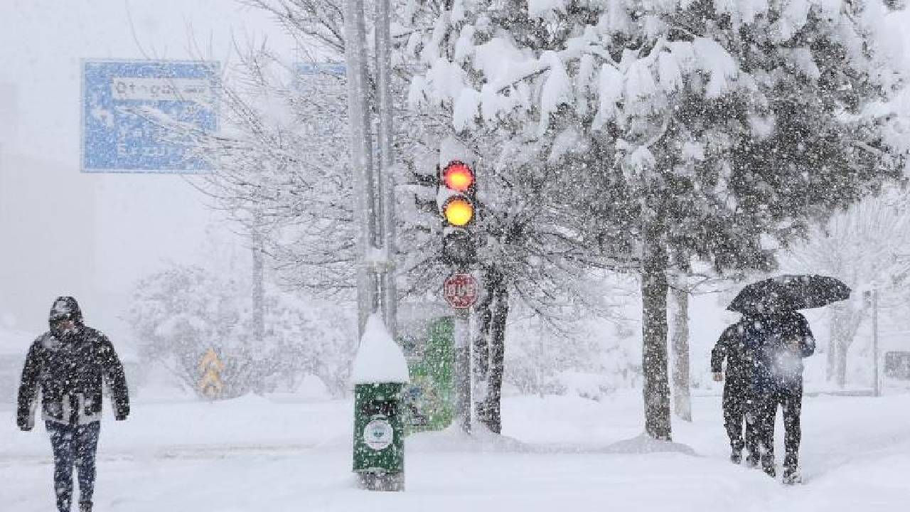Yeni yıla bembeyaz gireceğiz! İstanbul’a kar geliyor: Meteoroloji tarih verdi: İşte o zaman aralığı 5