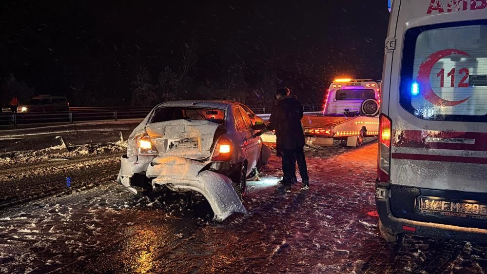 Ortalık savaş alanına döndü: 7 araç birbirine çarptı 2