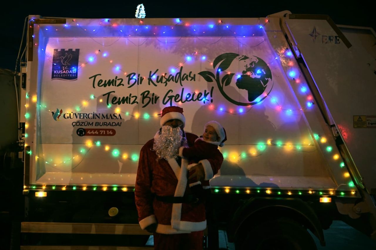 İcralık Kuşadası Belediyesi’nden tepki çeken yılbaşı hamlesi: 52 milyonluk borca rağmen Noel Baba’lı süsleme 1