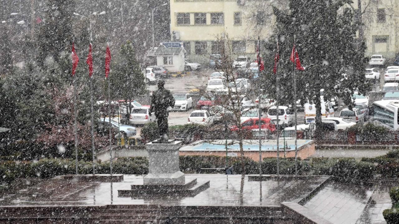 54 ilde kar alarmı! Tarih verildi: Lapa lapa yağacak 46