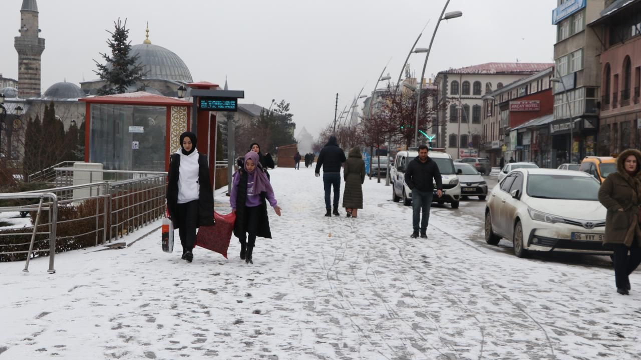 54 ilde kar alarmı! Tarih verildi: Lapa lapa yağacak 6