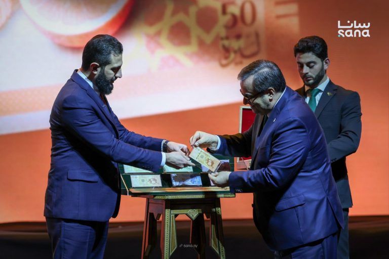 Suriye para birimi değişti: Yeni Suriye Lirası tedavüle girdi, sekiz köşeli Selçuklu yıldızı ve devlet amblemi dikkat çekti 5