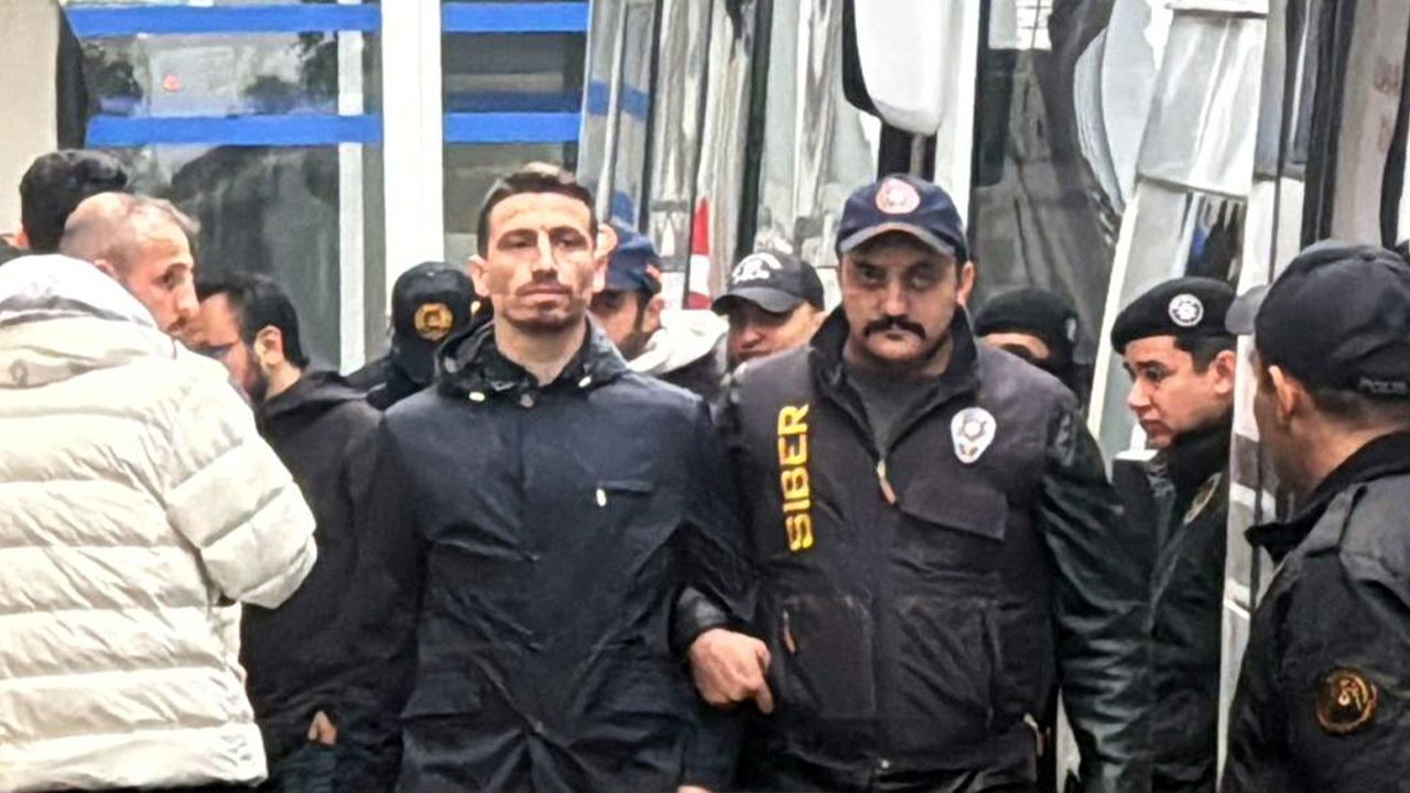 Aziz Yıldırım, FETÖ kumpası dedi! Mert Hakan'ı savundu 1