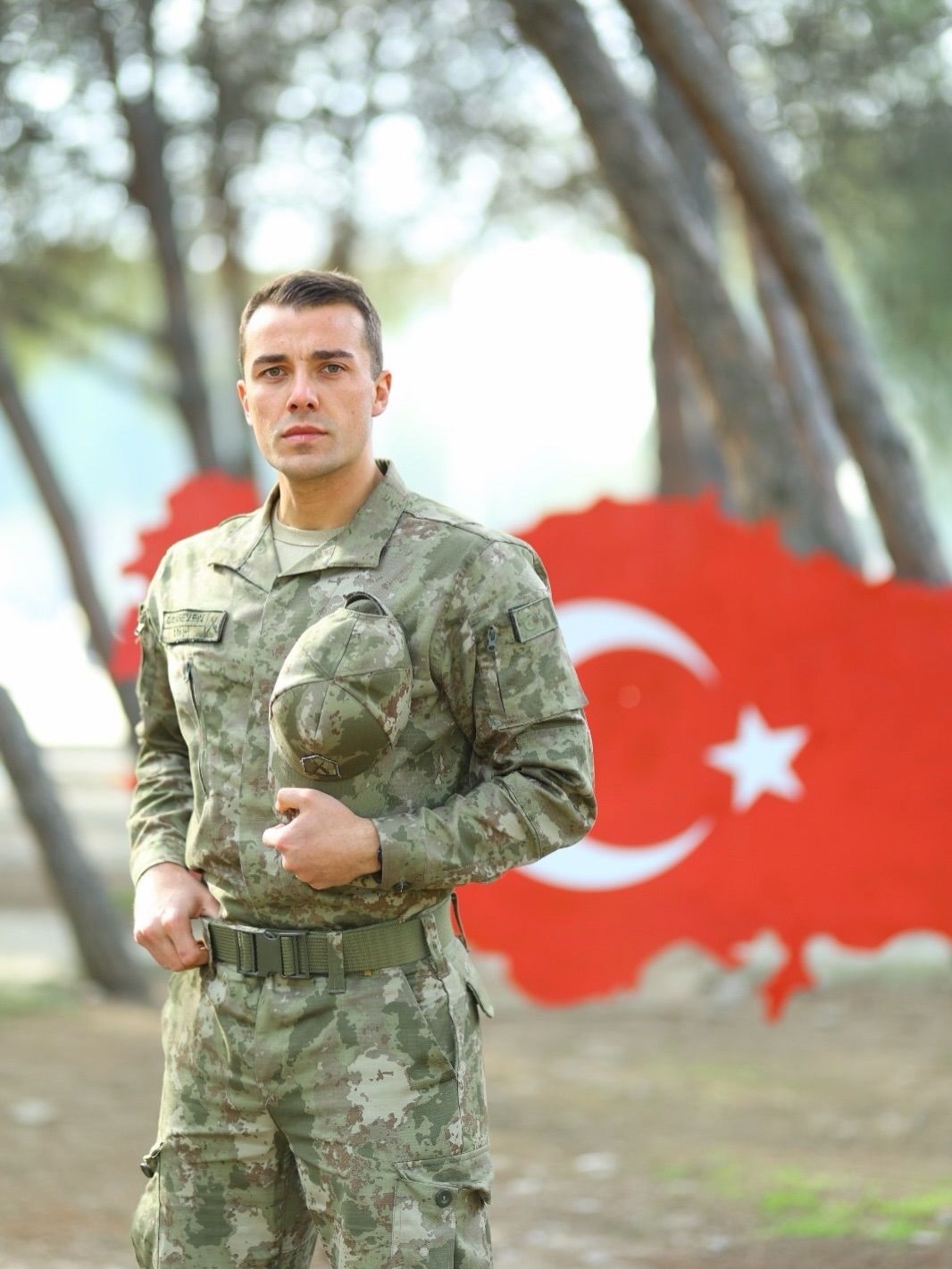 Cemal Can Canseven, vatani görevini tamamladı! İşte üniformalı askerlik pozları 4