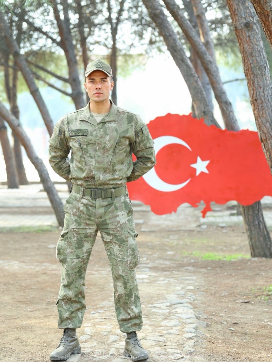 Cemal Can Canseven, vatani görevini tamamladı! İşte üniformalı askerlik pozları 1