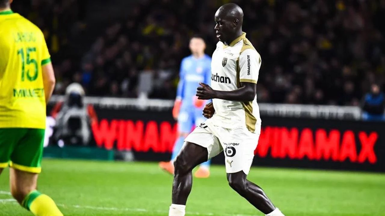 Sezon sonunda sözleşmesi bitecek olan 50 yıldız futbolcu 24
