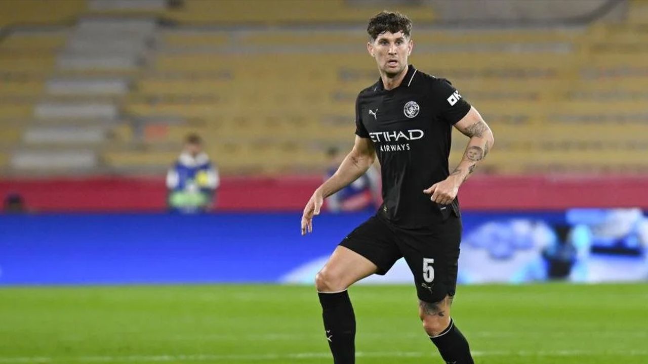 Sezon sonunda sözleşmesi bitecek olan 50 yıldız futbolcu 46