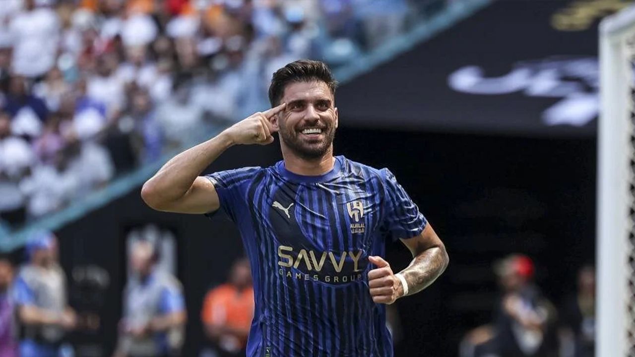 Sezon sonunda sözleşmesi bitecek olan 50 yıldız futbolcu 47