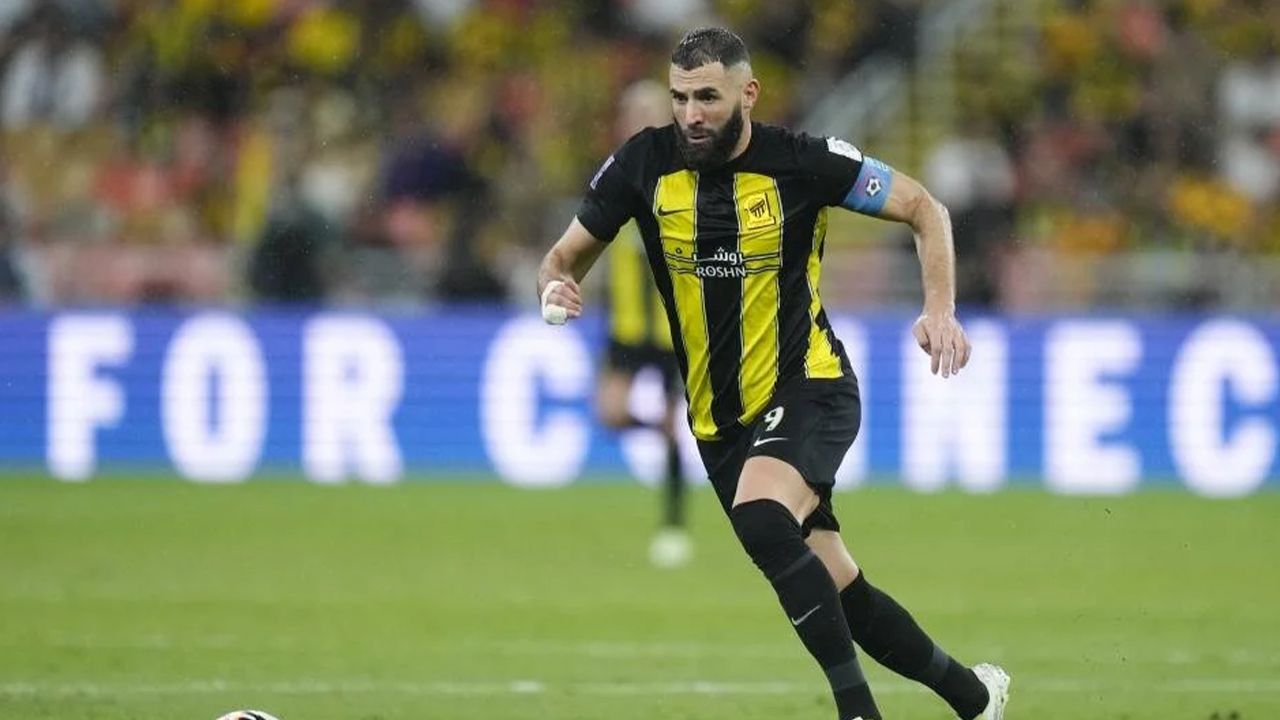 Sezon sonunda sözleşmesi bitecek olan 50 yıldız futbolcu 9