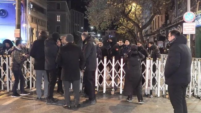 Galata Köprüsü'nde Filistin için tarihi buluşma! Büyük Gazze Yürüyüşü başladı... SuperHaber olarak alandayız! 3