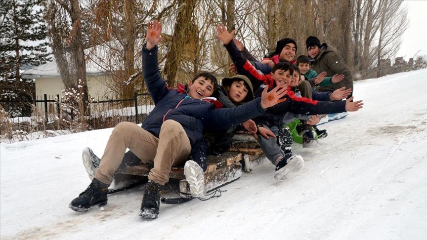 Birçok ilde okullar tatil edildi! İşte kar tatili olan iller! Peş peşe kar tatili haberleri geliyor 56