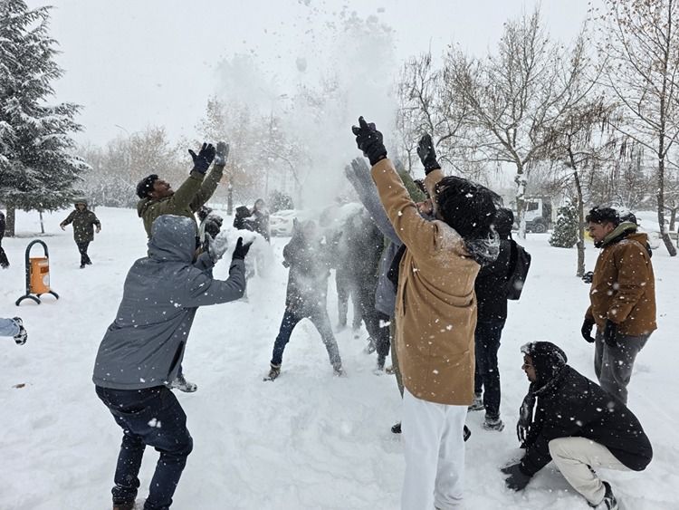 Birçok ilde okullar tatil edildi! İşte kar tatili olan iller! Peş peşe kar tatili haberleri geliyor 58