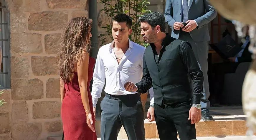 Uzak Şehir 44. bölüm 2. fragman neden yok? Uzak Şehir yeni bölüm yok mu? Yeni bölüm ne zaman? 11