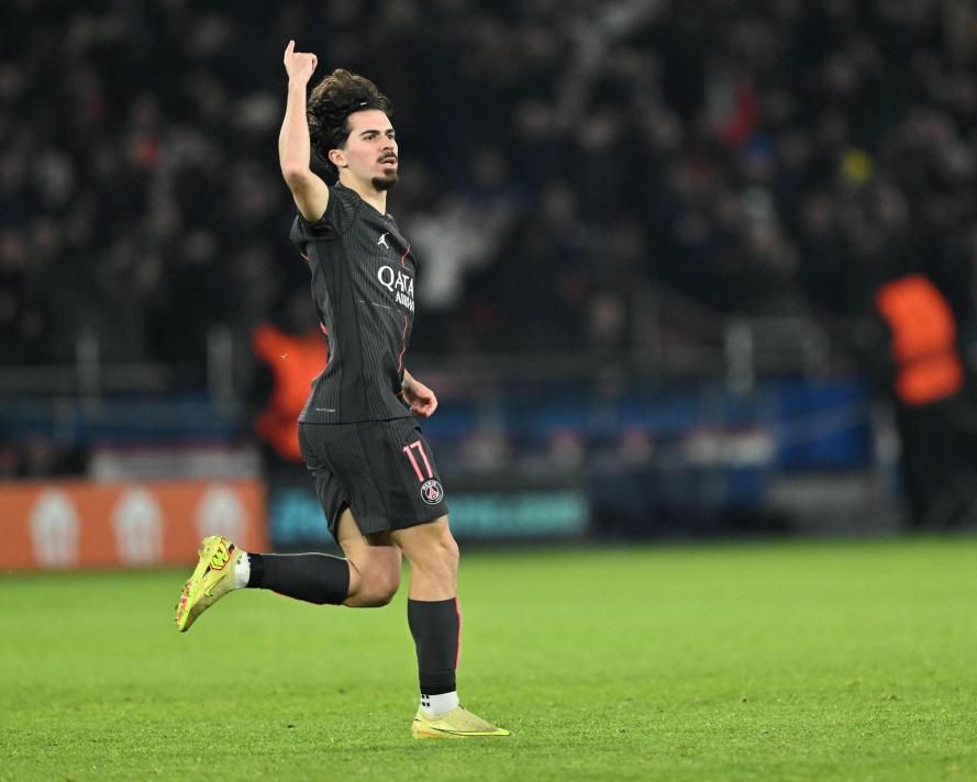 Dünyanın en iyi 100 futbolcusu açıklandı! Listede 3 Türk futbolcu yer aldı: Arda Güler, Kenan Yıldız ve Hakan Çalhanoğlu kaçıncı sırada? 99