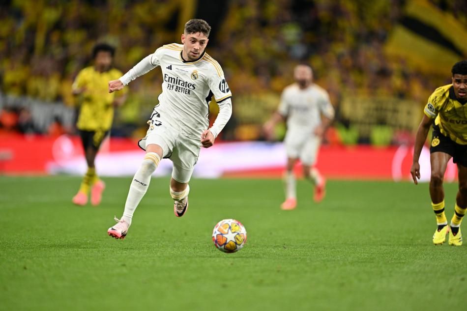 Dünyanın en iyi 100 futbolcusu açıklandı! Listede 3 Türk futbolcu yer aldı: Arda Güler, Kenan Yıldız ve Hakan Çalhanoğlu kaçıncı sırada? 65