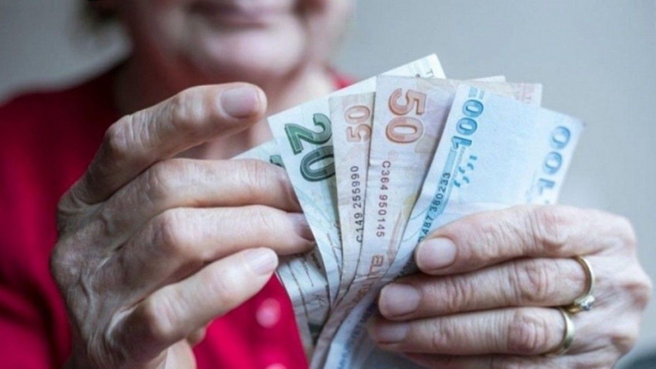 Emekliye bayram ikramiyesi müjdesi! 2026 için ilk rakam sızdı 1