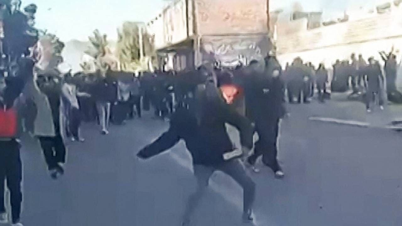 İran sokakları karıştı! ABD’li eski Bakan MOSSAD'ı işaret etti: İsrail olayın neresinde? 4