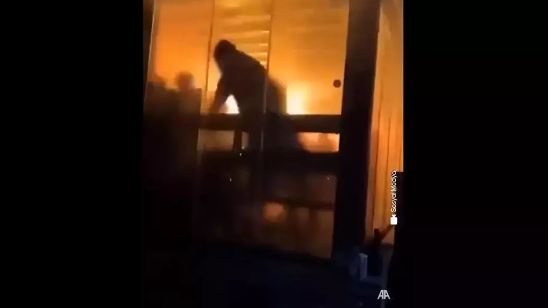 İsviçre'deki yılbaşı faciasında hayatını kaybedenlerin kimliği açıklandı! Aralarında 1 Türk de var... 2