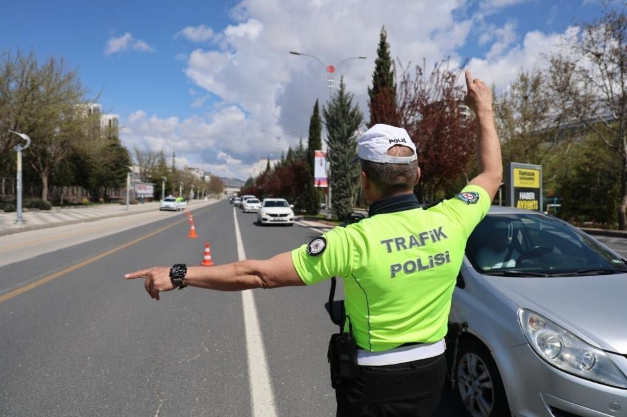 Bu hafta Meclis'e geliyor! Trafikte tüm kurallar değişiyor! İşte yeni cezalar... 11