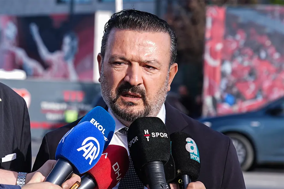 Sergen Yalçın'ın hayallerini Fenerbahçe yok edecek! Beşiktaş'a şok transfer çalımı: Brezilyalı yıldızı Tedesco kaptı 5