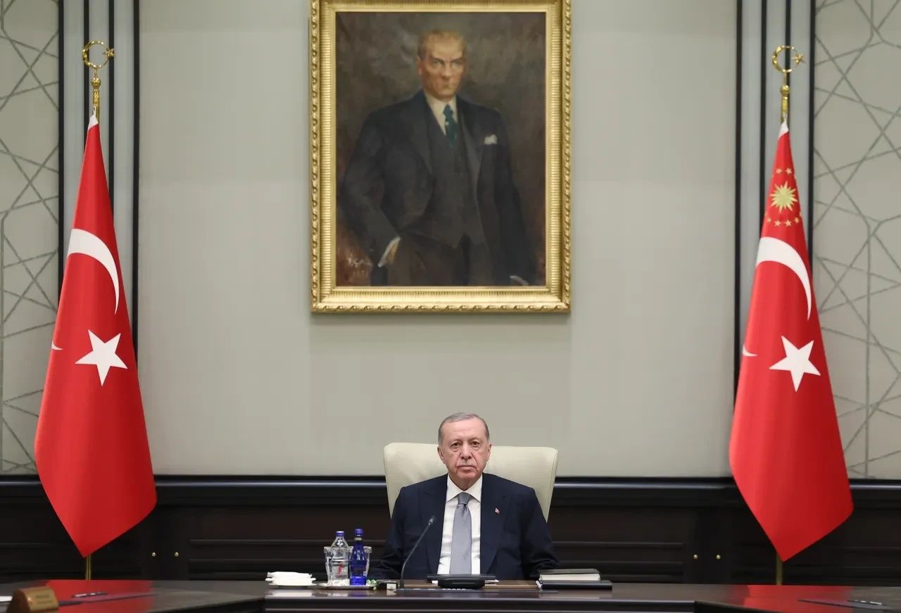 Yeni yıl, yeni kabine mi? Bu gece gözler Resmi Gazete’de: Kabine değişikliği beklentisi Ankara’yı hareketlendirdi 2