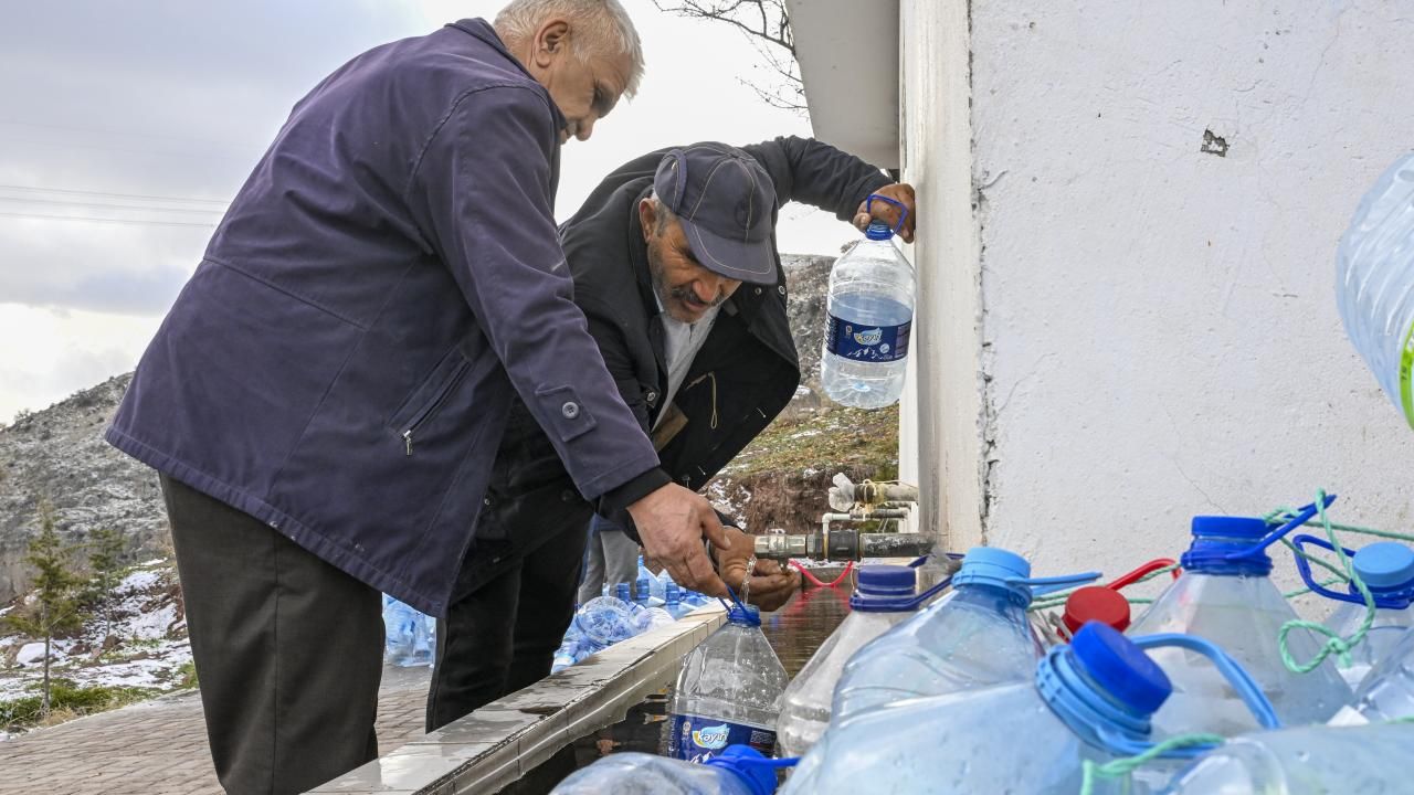 Ankara’da su çilesi çığrından çıktı! Vatandaş çeşmelerden su taşıyor... Mansur Yavaş neden hala sessiz? 5