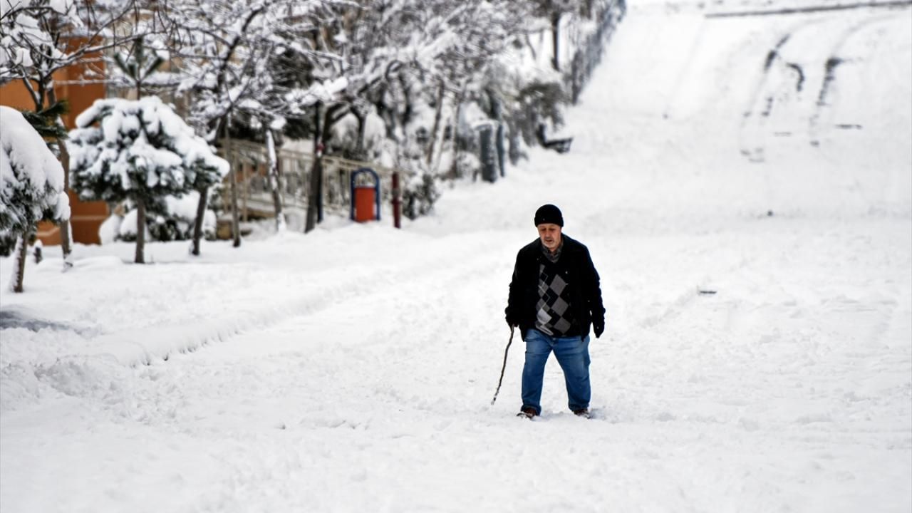 50 ile kar geliyor! Meteoroloji tarih vererek uyardı: Lodos bitecek, kar yağışı geri gelecek 25